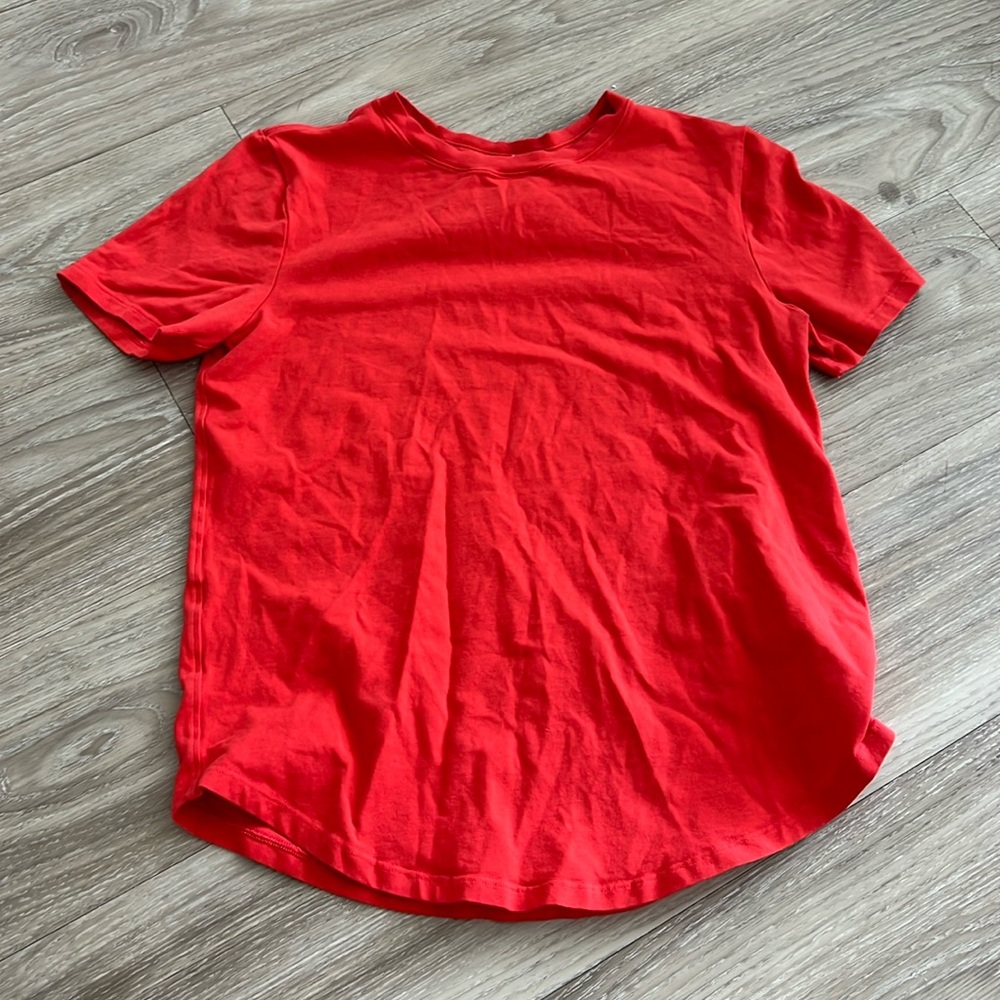 Lululemon tshirt